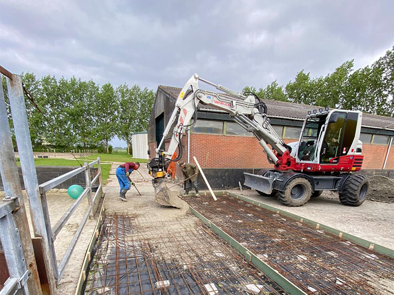 Minikraan aan het werk